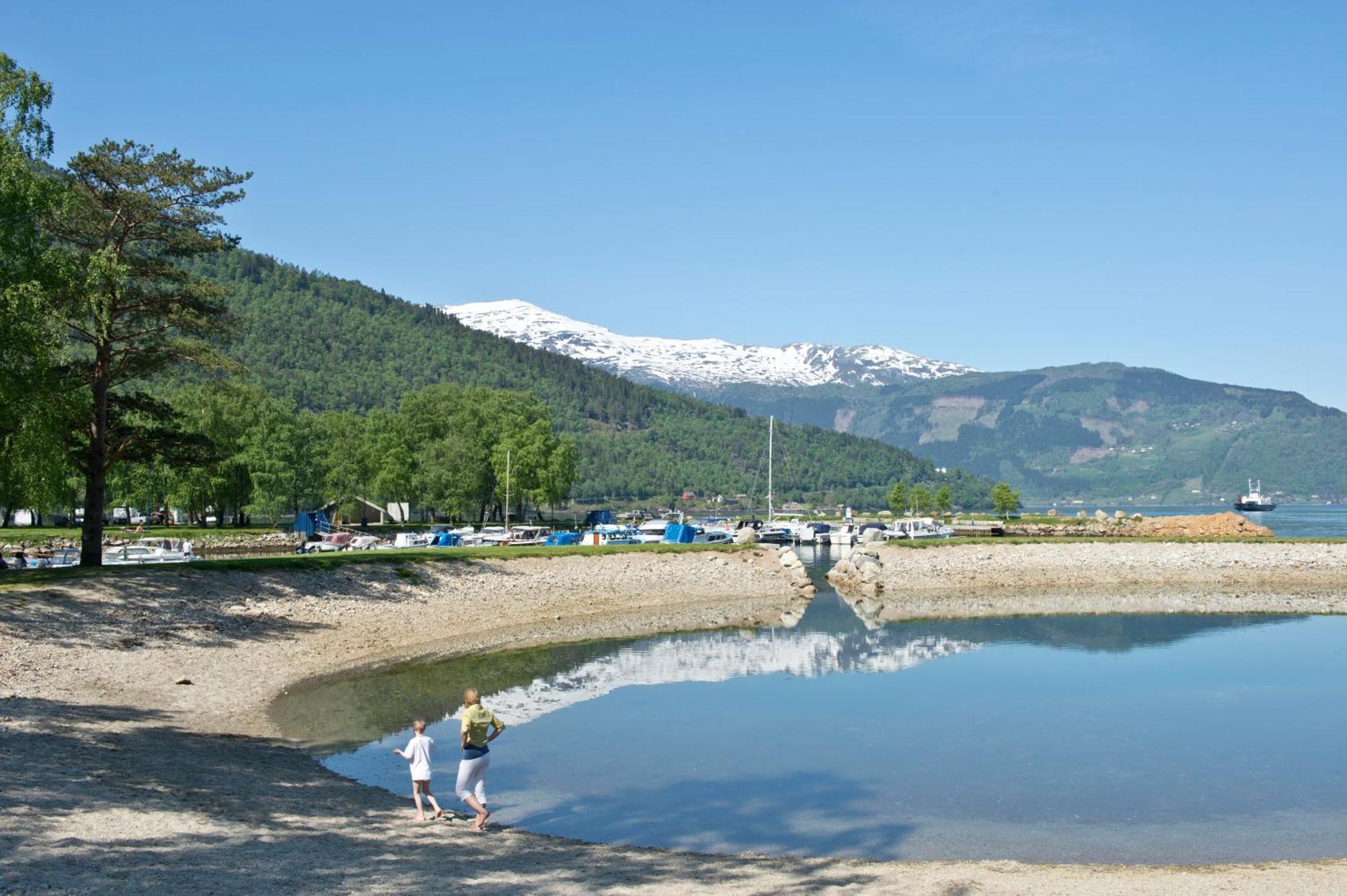 Kinsarvik Camping Hotel Bagian luar foto